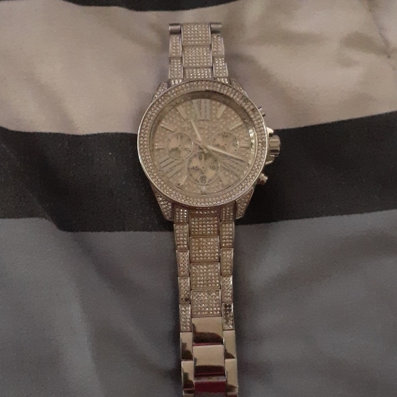 Watch - Picture 1 of 4